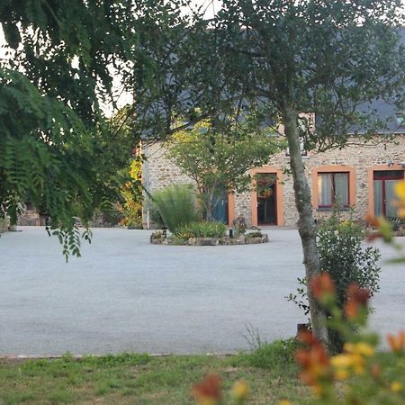 Chambres Aux Bonnes Herbes Bais  Exteriör bild