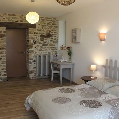 Chambres Aux Bonnes Herbes Bais  Exteriör bild