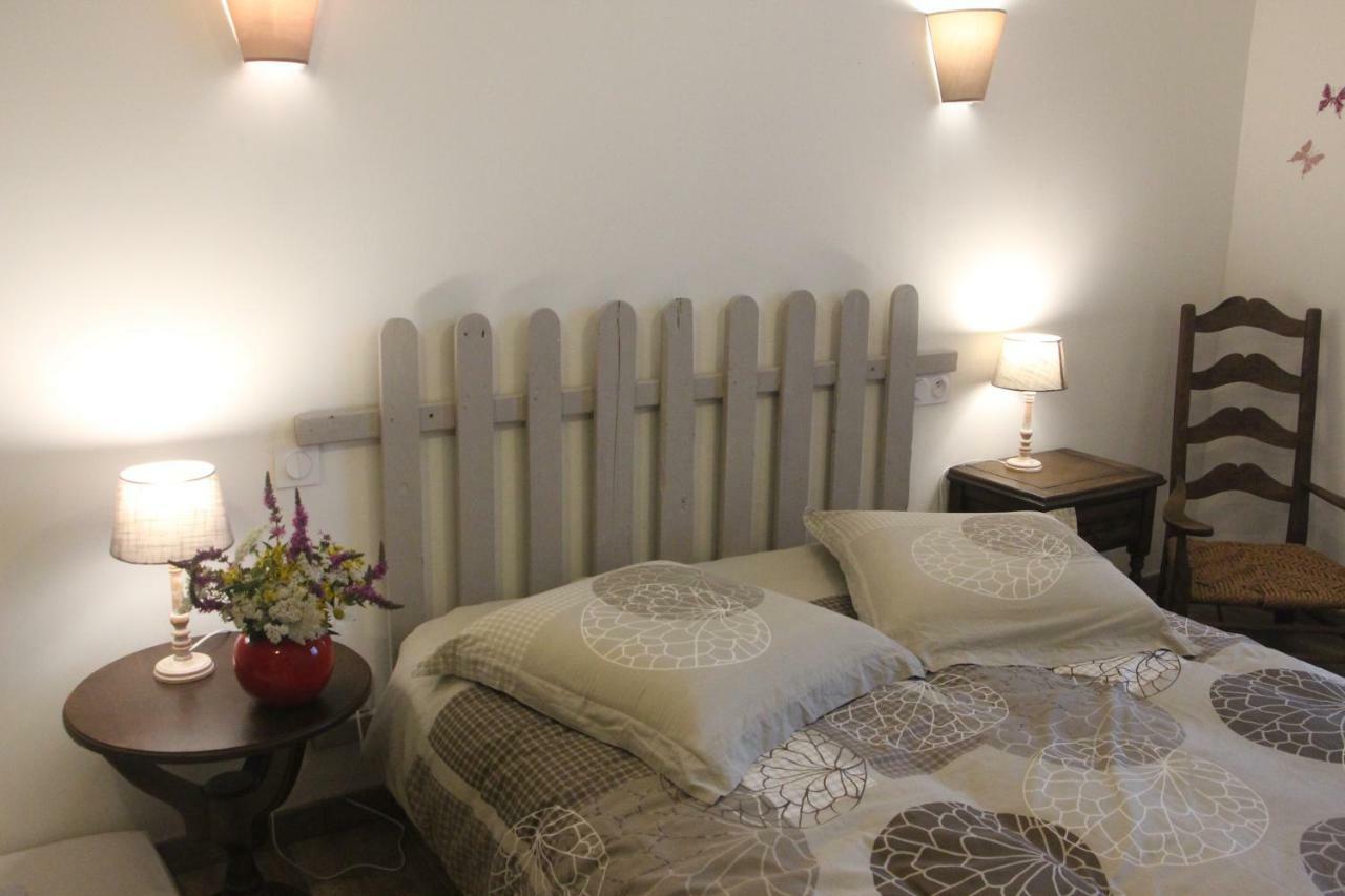 Chambres Aux Bonnes Herbes Bais  Exteriör bild